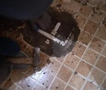 池州市卫生间漏水维修公司为您分享下卫生间渗水如何处理及注意事项